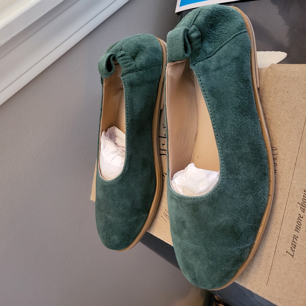 Elegant Green Suede Women's Flats
